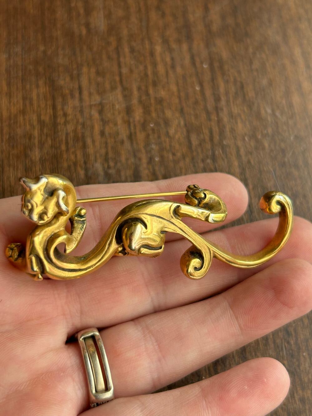 Vtg MMA Metropolitan Museum Of Art Gold Figural Animal Cat Dragon Pin Brooch